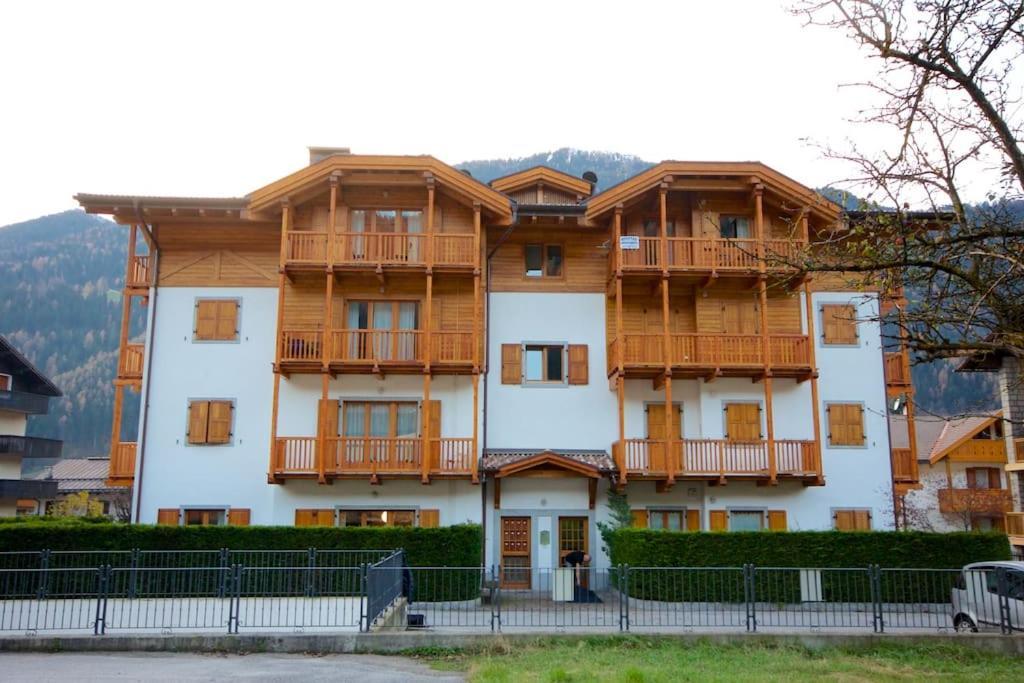 Lovely Apt In Pinzolo Val Rendena 7 Zewnętrze zdjęcie